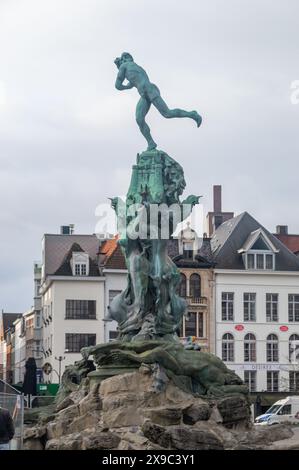 Anversa, Belgio - 24 febbraio 2024: Scultura a Fontanna Brabo. Foto Stock