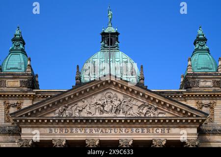 Lettering Federal Administrative Court under tympanum, ex Corte Imperiale di giustizia, Lipsia, Sassonia, Germania Foto Stock