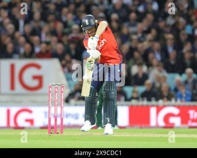 Londra, Regno Unito. 30 maggio 2024. Londra, Inghilterra, maggio 30 2024: Il capitano Jos Buttler (63 Inghilterra) batte durante la quarta partita Vitality T20 International tra Inghilterra e Pakistan al Kia Oval di Londra, Inghilterra. (Jay Patel/SPP) credito: SPP Sport Press Photo. /Alamy Live News Foto Stock