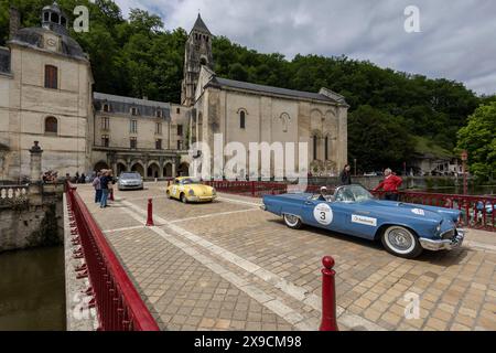 03 MEUNIER Marielle (FR), EL ALAMI Ikram (FR), Ford Thunderbird 1957, azione durante il Rallye des Princesses Richard mille 2024 dal 25 al 30 maggio 2024 da Parigi ad Andorra - Photo Marc de Mattia/DPPI Credit: DPPI Media/Alamy Live News Foto Stock