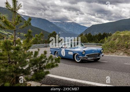 03 MEUNIER Marielle (FR), EL ALAMI Ikram (FR), Ford Thunderbird 1957, azione durante il Rallye des Princesses Richard mille 2024 dal 25 al 30 maggio 2024 da Parigi ad Andorra - Photo Marc de Mattia/DPPI Credit: DPPI Media/Alamy Live News Foto Stock