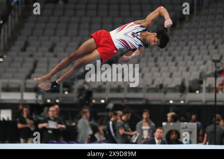 Fort Worth, Texas, Stati Uniti. 30 maggio 2024. KIRAN MANDAVA, ginnasta della Cypress Academy, esegue la sua routine di allenamento al piano durante la gara Senior Men Day 1 del 2024 Xfinity U.S. Gymnastics Championships alla Dickies Arena di Fort Worth il giovedì. (Immagine di credito: © Brian McLean/ZUMA Press Wire) SOLO PER USO EDITORIALE! Non per USO commerciale! Foto Stock