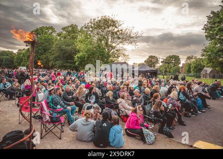 Opere d'arte di Gaia in mostra al Birkenhead Park 30.05.24 Foto Stock