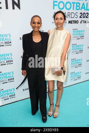 Adele Roberts e Kate Holderness hanno partecipato ai Women's Football Awards 2024 al JW Marriott Grosvenor Square di Londra. (Foto di Brett Cove / SOPA Images/Sipa USA) Foto Stock