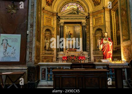 La Cappella del Sacro cuore di Gesù all'interno della Chiesa di San Giacomo in Augusta in via del corso, Roma, Italia Foto Stock