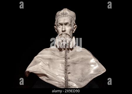 La seconda versione di un busto di Papa Innocenzo X di Gian Lorenzo Bernini nella Galleria Doria Pamphilj, Roma, Italia Foto Stock