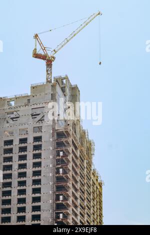 Doha, Qatar - 29 aprile 2024: Zona di West Bay, quartiere degli affari di Doha con grattacieli Foto Stock