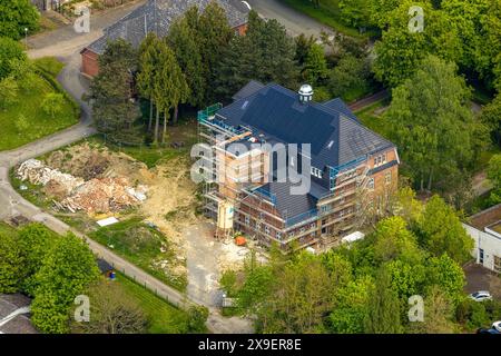 Luftbild, LWL-Klinik, Haus am Leimenbusch Baustelle mit Sanierung und Baugerüst, Niedermarsberg, Marsberg, Sauerland, Nordrhein-Westfalen, Deutschland ACHTUNGxMINDESTHONORARx60xEURO *** Vista aerea, LWL Klinik, Haus am Leimenbusch cantiere con lavori di ristrutturazione e ponteggi, Niedermarsberg, Marsberg, Sauerland, Renania settentrionale-Vestfalia, Germania ACHTUNGxMINDESTHONORARx60xEURO Foto Stock