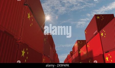 La Cina esporta la produzione e importa container di carico in base al concetto commerciale di fila. Illustrazione 3d della scatola di spedizione industriale con bandiera cinese. Foto Stock