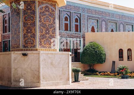 La Moschea Katara, a volte indicata come la Moschea Blu di Katara, è una moschea molto intricata e bella che si trova nella Katara Cultura Foto Stock