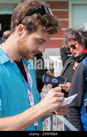 Il giovane chef Niccolò Califano, concorrente della tredicesima edizione di Masterchef Italia, ospite del Dogliani TV Festival nel maggio 2024 Foto Stock