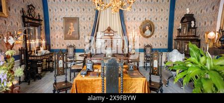 Panorama interno architettura Paleis Het Loo Museo della famiglia reale olandese. Patrimonio culturale della destinazione turistica Foto Stock