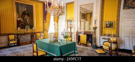 Panorama interno architettura Paleis Het Loo Museo della famiglia reale olandese. Patrimonio culturale della destinazione turistica Foto Stock