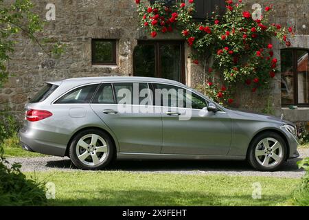 Mercedes Benz Classe C Estate 2015 laterale Foto Stock