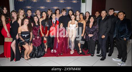 Glendale, Stati Uniti. 30 maggio 2024. Attori e produttori partecipano alla prima mondiale di "After Them" presentata da LoveXO a Look Cinema Glendale, Los Angeles, CA, 30 maggio 2024 Credit: Eugene Powers/Alamy Live News Foto Stock