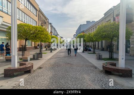 Plock, Polonia - 7 aprile 2024: Plock Promenade nella parte storica della città vecchia di Plock. Foto Stock