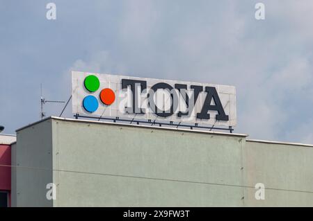 Lodz, Polonia - 14 aprile 2024: Logo e segno di Toya. Foto Stock