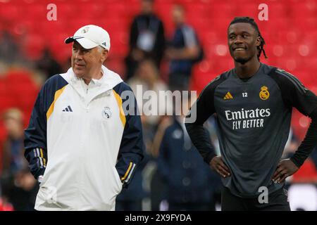 Carlo Ancelotti, Eduardo Camavinga durante gli allenamenti ufficiali prima della finale di UEFA Champions League 2024 tra Borussia Dortmund e Real Madrid Foto Stock