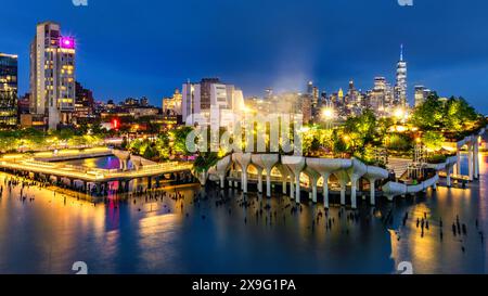 Vista dello skyline di Lower Manhattan al crepuscolo Foto Stock