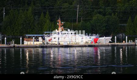 Nave della Guardia Costiera AMERICANA ormeggiata a Ketchikan, Alaska Foto Stock