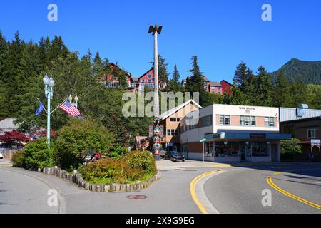 Il totem capo Johnson fu scolpito da Israel Shotridge e cresciuto nel 1989 a Ketchikan. Rappresenta un Kajuk, lo stemma del capo Tlingit J Foto Stock