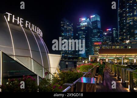 L'hotel Fullerton si trova negli edifici del CBD da Clifford Square, Marina Bay, Central Business District CBD Buildings nell'Isola di Singapore (Pulau Ujong), Sing Foto Stock