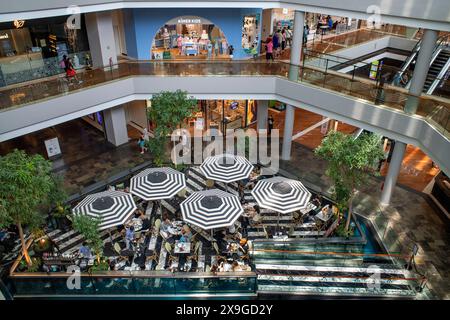 The Shoppes at Marina Bay Sands, Shopping Mall nel complesso alberghiero e casinò Marina Bay Sands, Singapore, Sud Est Asiatico Foto Stock