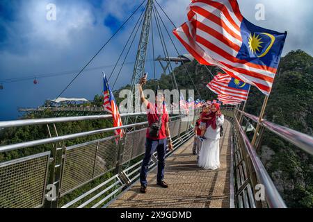 Il Langkawi Sky Bridge, il longrest ponte curvo, in corrispondenza del picco di Gunung Machinchang, Langkawi, Malesia Foto Stock