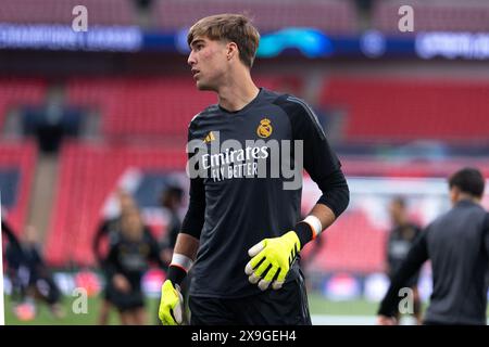 Andriy Lunin (Real Madrid) durante una sessione di allenamento aperta il giorno prima della finale di UEFA Champions League tra il Borussia Dortmund e il Real Madrid allo Stadio di Wembley, Londra, venerdì 31 maggio 2024. (Foto: Pat Isaacs | mi News) crediti: MI News & Sport /Alamy Live News Foto Stock