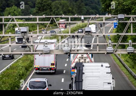 Sensoren einer Mautbrücke, zur Erfassung der Autobahnmaut, auf der Autobahn A43 bei Dülmen, Münsterland, NRW, Deutschland, Mautbrücke *** sensori su un ponte a pedaggio, per registrare i pedaggi autostradali, sull'autostrada A43 vicino a Dülmen, Münsterland, NRW, Germania, ponte a pedaggio Foto Stock