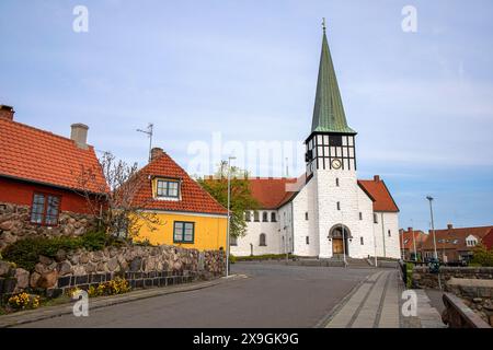 Antica strada della città di Ronne, Isola di Bornholm, Danimarca - 28 maggio 2024 Foto Stock