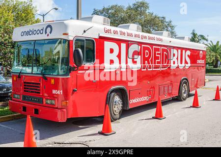 Miami Beach, Florida, Mt. Mount Sinai Medical Center ospedale, Big Red Bus mobile donazione di sangue sito parcheggiato, esterno, cartelli informativi Foto Stock