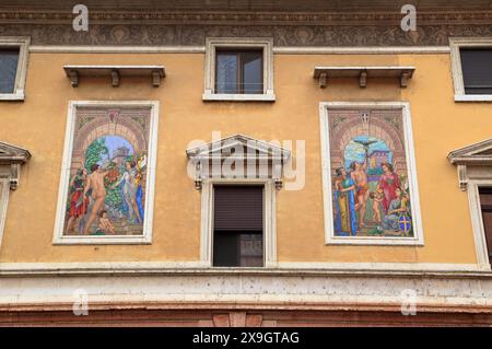 Decorazione murale a mosaico, Mantova, Mantova Italia. Someda De Marco Carlo, 1927 anni Foto Stock