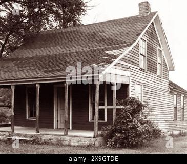 La Moses Carver House del 1881 a Diamond, Missouri, presso il George Washington Carver National Monument. La casa fu costruita dopo che un tornado demolì diverse abitazioni nella fattoria, tra cui la capanna del luogo di nascita di George Washington Carver. (USA) Foto Stock