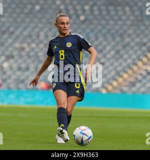 31 maggio 2024, Glasgow, Regno Unito. La Scozia ha giocato contro Israele a Hampden Park, Glasgow, Scozia, Regno Unito nella fase di campionato del Campionato europeo femminile 2025. La partita è stata ritardata di circa 25 minuti quando un manifestante pro-palestina si è incatenato a uno dei portieri. Il gioco è iniziato dopo essere stato liberato e arrestato, il risultato della partita è stato Scozia 4 - 1 Israele. I gol sono stati segnati per la Scozia da Claire Emslie (18) 17 minuti e 36 minuti. Kirsty Hanson (10) 30 minuti, e Martha Thomas (20) in 63 minuti da un rigore. Talia Sommer (13) ha segnato per Israele in 84 minuti. Credito: Findlay/A. Foto Stock