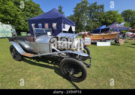 Una Bentley vintage da 3 litri 1924 in mostra a Fawley Hill, Henley-on-Thames, Regno Unito Foto Stock