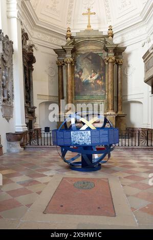 Vienna, Austria. Michaelerkirche (Chiesa parrocchiale di San Michele) è una chiesa cattolica in Michaelerplatz a Vienna. La Cappella di Werdenberg con piastra di copertura della cripta di Werdenberg Foto Stock