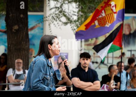 L'evento centrale della campagna elettorale di "Podemos” in Catalogna, con la presenza dell'ex ministro Irene Montero e candidato alle elezioni europee, tra gli altri, il deputato Ione Belarra, ha chiesto la fine del conflitto a Gaza e ha ripetutamente etichettato Netanyahu come genocida e fascista. Hanno anche difeso la lotta contro i partiti europei di estrema destra. Acto Central de campa–a de 'Podemos' en Catalu–a, con la presencia de la exministra Irene Montero y candidata a las elecciones europeas, la diputada Ione Belarra, entre otros, ha reclamado el fin del conflicto en Gaza, y ha calificado Varias Foto Stock