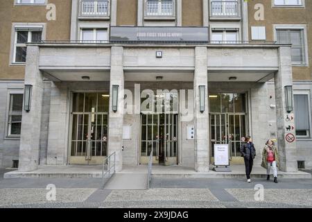 Bürgeramt, Rathaus Tiergarten, Mathilde-Jacob-Platz, Moabit, Berlino, Germania Foto Stock