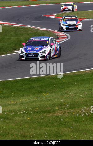 Tom Chilton - Team Bristol Street Motors - guida Hyundai i30N numero 3 nel Kwik Fit BTCC 2024 a Brands Hatch nel maggio 2024 Foto Stock