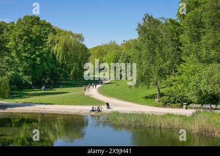 Ententeich, Stadtpark, Rudolph-Wilde-Park, Schöneberg, Tempelhof-Schöneberg, Berlino, Germania Foto Stock