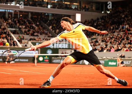 01 giugno 2024, Francia, Parigi: Tennis: Grand Slam/ATP Tour - Open di Francia, singolare maschile, 3° round. Zverev (Germania) - Griekspoor (Paesi Bassi). Alexander Zverev è in azione. Foto: Frank Molter/dpa Foto Stock