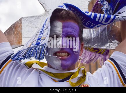 Londra, Inghilterra, Regno Unito. 1 giugno 2024. Un tifoso del Real Madrid nel centro di Londra davanti alla finale di calcio della Champions League allo stadio di Wembley, mentre il Borussia Dortmund affronta il Real Madrid. (Credit Image: © Vuk Valcic/ZUMA Press Wire) SOLO PER USO EDITORIALE! Non per USO commerciale! Foto Stock