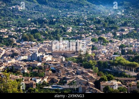 Vista della città di Sóller dal Mirador des Puyol d'En Banya, Mallorca, Maiorca, isole Baleari, Baleari, Spagna, Europa Foto Stock