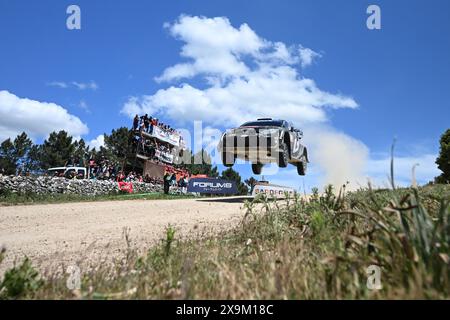 Alghero, Italia. 01 giugno 2024. Affrontano il 2°, della gara, durante il Campionato del mondo Rally FIA WRC Rally Italia Sardegna 2024 01 giugno, Alghero Italia Credit: Independent Photo Agency/Alamy Live News Foto Stock