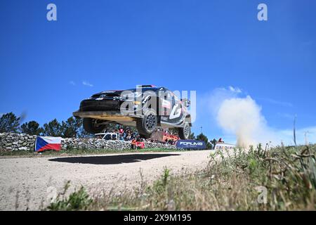 Alghero, Italia. 01 giugno 2024. Affrontano il 2°, della gara, durante il Campionato del mondo Rally FIA WRC Rally Italia Sardegna 2024 01 giugno, Alghero Italia Credit: Independent Photo Agency/Alamy Live News Foto Stock