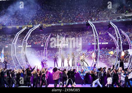 Londra, Regno Unito. 1 giugno 2024. Lenny Kravitz si esibisce prima della finale di Champions League 2023/2024 tra il Borussia Dortmund e il Real Madri CF allo stadio Wembley di Londra (Inghilterra), il 1° giugno 2024. Crediti: Insidefoto di andrea staccioli/Alamy Live News Foto Stock