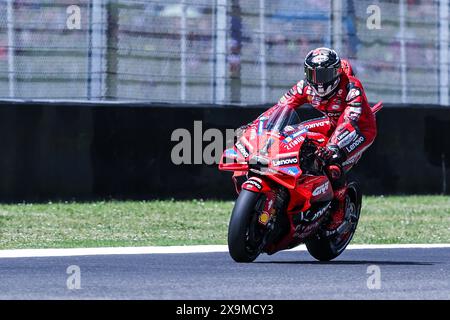 Scarperia, Italia. 1 giugno 2024. Francesco Pecco Bagnaia e Ducati Lenovo Team visti in azione durante il Gran Premio d'Italia Brembo MotoGP GP7 - Sprint Race sul circuito del Mugello. Credito: SOPA Images Limited/Alamy Live News Foto Stock