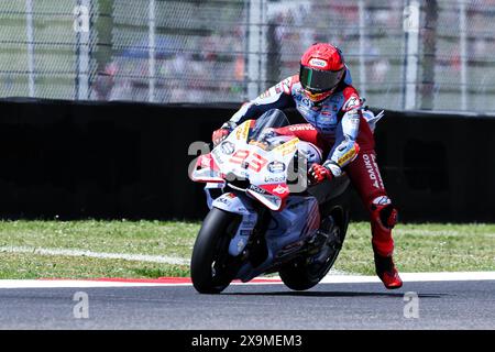 Scarperia, Italia. 1 giugno 2024. Marc Marquez di Spagna e Gresini Racing MotoGP visti in azione durante la GP7 MotoGP Gran Premio d'Italia Brembo - Sprint Race sul circuito del Mugello. (Foto di Fabrizio Carabelli/SOPA Images/Sipa USA) credito: SIPA USA/Alamy Live News Foto Stock