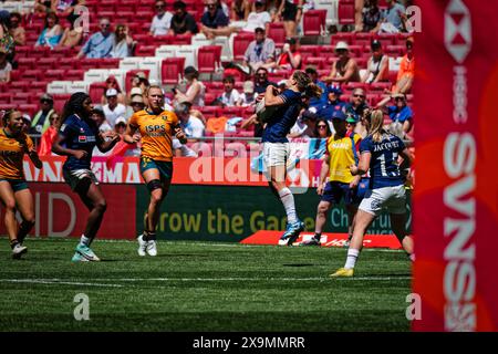 Madrid, Spagna. 1 giugno 2024. Finale del Campionato Rugby Sevens 2° giorno. PISCINA FEMMINILE CAMPIONATO PISCINA B, Australia 7s vs Francia 7s Questo weekend, squadre di tutto il mondo si sfidano nell'attesissima finale del campionato di rugby Sevens, mettendo in mostra velocità, abilità e strategia in un torneo frenetico ed emozionante. Ci si aspetta che gli spettatori riempiano gli stand, creando un'atmosfera elettrica nel locale. Crediti: Enriquepsans/Alamy Live News Foto Stock